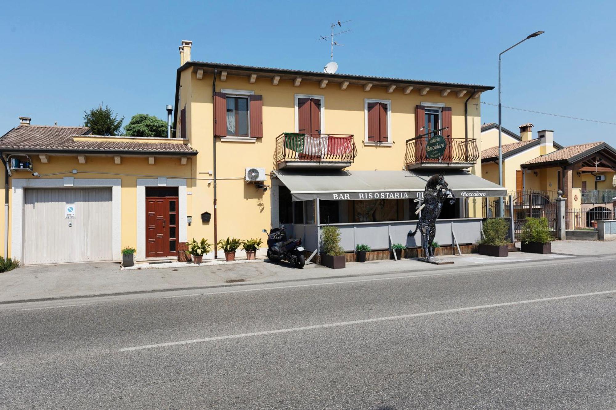 Boccadoro Apartament Bed and Breakfast Mozzecane Exteriör bild